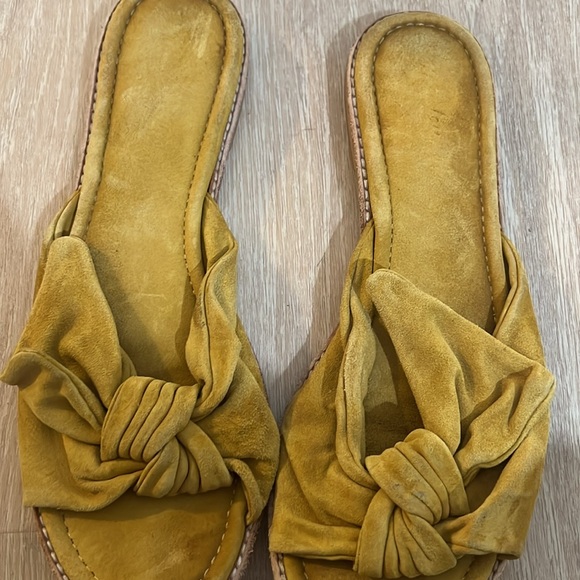 Madewell (8) | women’s Nadia Half Bow Sandal - mustard - Picture 4 of 7